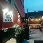 Sereno 3* سيستري ليفانتي